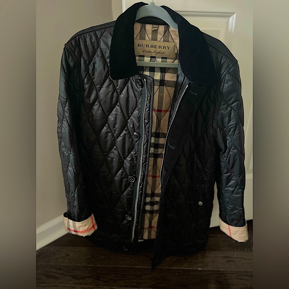 Burberry reversible Corduroy Collar Diamond Quilted
Jacket Size Large